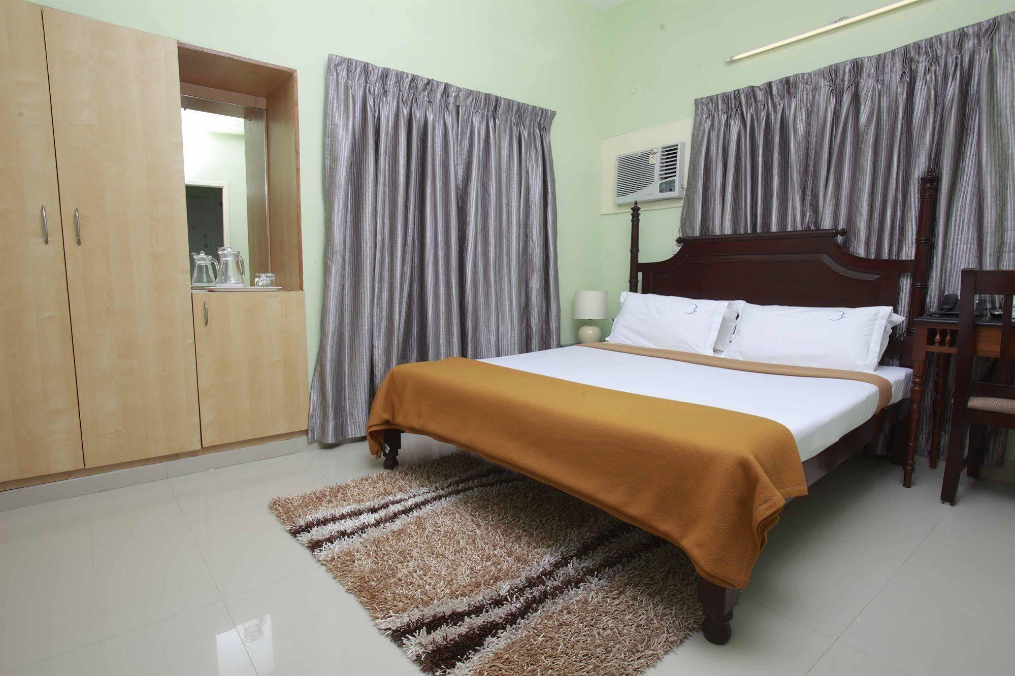 Hotel Crescent Inn Čennai Exteriér fotografie